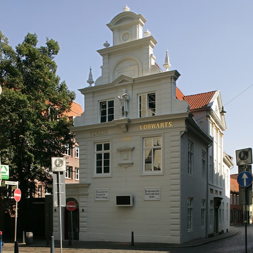 Blick auf das Haus der Wissenschaft in der Sandstraße in Bremen, frührere Stätte des Verein Vorwärts.