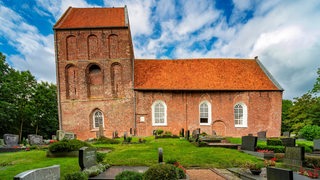 Die Evangelisch-reformierte Kirche mit dem mittlerweile nicht mehr schiefsten Kirchturm der Welt.