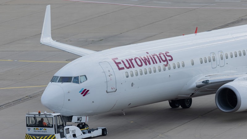 Eurowings-Flugzeug auf dem Boden