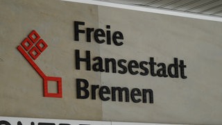 Der Schriftzug "Freie Hansestadt Bremen" am Gebäude Die Senatorin für Gesundheit, Frauen und Verbraucherschutz