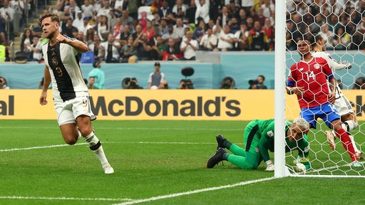 Werder-Stürmer Niclas Füllkrug bejubelt seinen Treffer im WM-Spiel gegen Costa Rica.