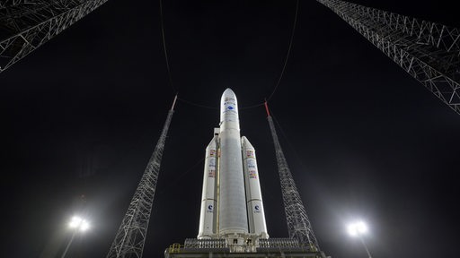 Eine Ariane-5-Rakete vor dem Start in Französisch Guyana.