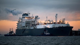 Spezialschiff "Höegh Esperanza" für neues LNG-Terminal