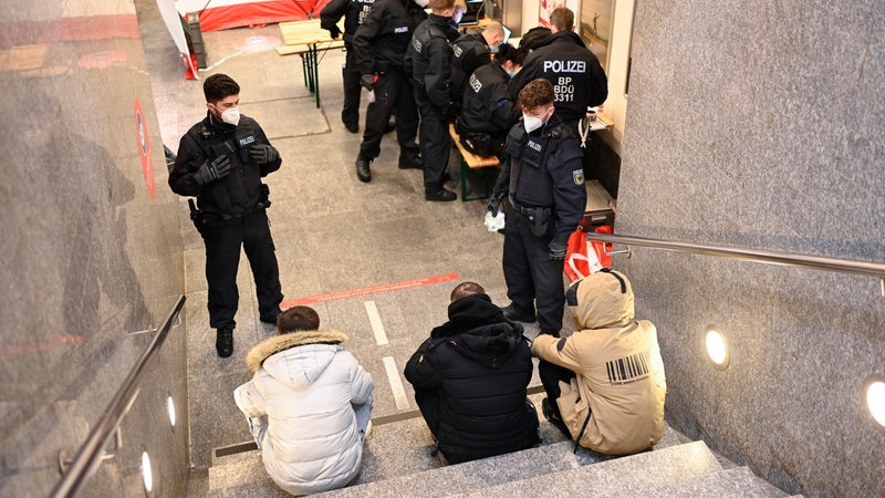 Bundespolizei kontrolliert im Hauptbahnhof Bremen