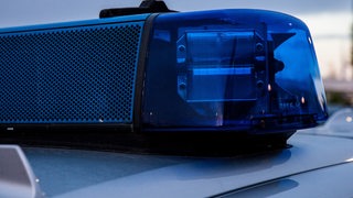 Das Blaulicht eines Polizeiwagens.