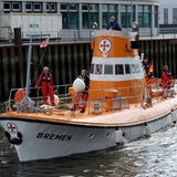 Seenotrettungskreuzer "Bremen" auf dem Weg in den Museumshafen in Bremen-Vegesack.
