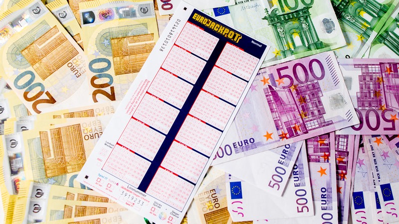 Ein Bremer hat den Eurojackpot geknackt – und mehr als 107 Millionen Euro gewonnen.