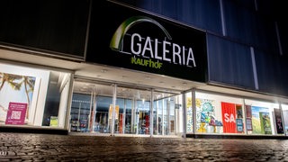 Galeria-Filiale Oldenburg bei Nacht