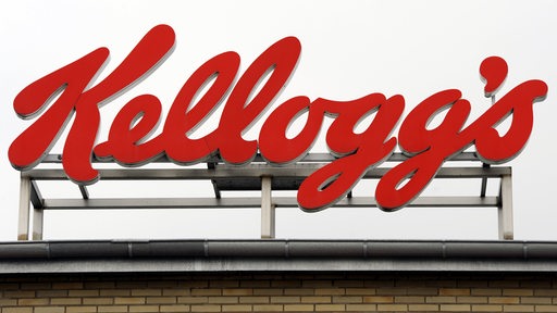 Logo des Kellogg's Werks am Firmendach