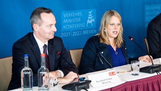 Volker Wissing und Maike Schaefer bei einer Konferenz
