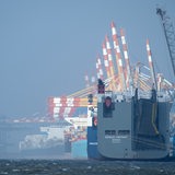 Schiffe an der Weserkaje der Außenweser