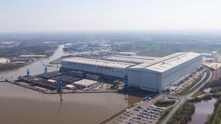 Die Meyer Werft in Papenburg von oben.