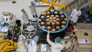 Bei OHB in Bremen wird ein Satellit für das europäische Navigationssystem Galileo gebaut.