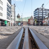 Blick auf die leere Haltestelle für Busse und Bahnen an der Domsheide.