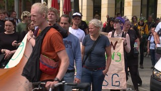 Eine Demonstration am Gedenktag für Drogentote. 