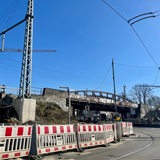 Baustelle zur Erneuerung der alten Eisenbahnbrücke an der Sebaldsbrücker Heerstraße