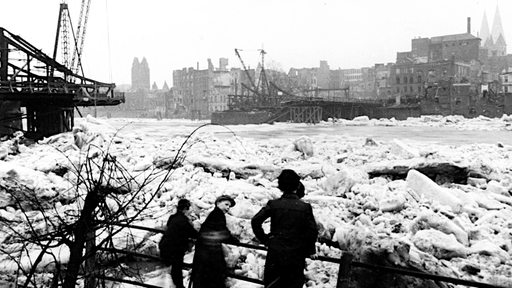 Eisgang auf Weser, zerstörte Memorialbrücke, Winter 1946-1947