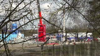 Aufbauten auf dem Gelände der Firma ExxonMobil zur Erdgasförderung