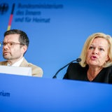 Nancy Faeser (SPD), Bundesministerin für Inneres und Heimat, und Marco Buschmann (FDP), Bundesminister der Justiz, stellen ein Sicherheitspaket nach der Messerattacke von Solingen vor.