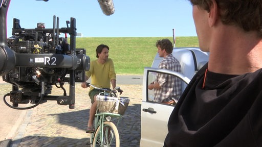 Oliver Mommsen bei Dreharbeiten zum Film "Der Lux".