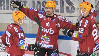 Eishockey-Spieler der Fischtown Pinguins jubeln