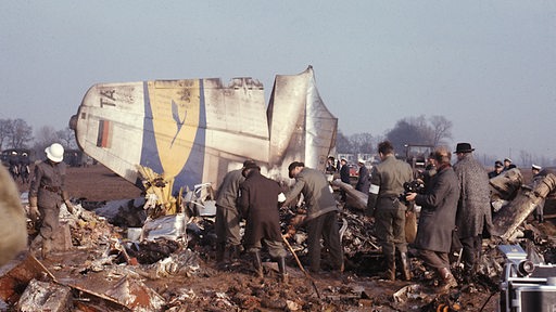 Frackteile der abgestürzten Lufthansa-Maschine werden untersucht