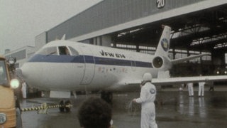 Der erste in Deutschland gebaute Düsenjet auf dem Bremer Flughafen vor seinem Probeflug.