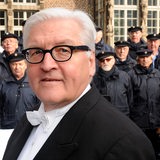 Frank-Walter Steinmeier vor dem Bremer Rathaus