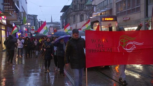 Eine Demonstration für Frauenrechte in der Bremer Innenstadt 