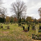 Grabstellen auf dem Riensberger Friedhof in Bremen.