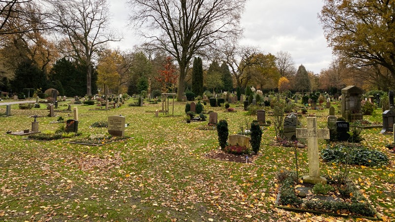 Grabstellen auf dem Riensberger Friedhof in Bremen.