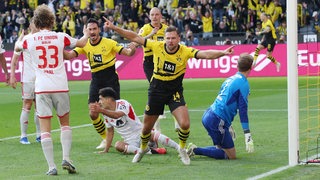Niclas Füllkrug bejubelt ein Tor für Dortmund.