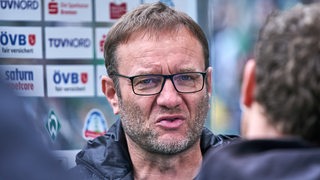 Werders Frauen-Trainer Thomas Horsch spricht in einem Interview.