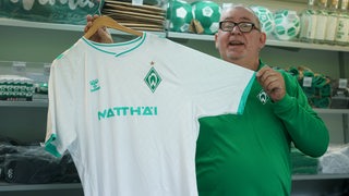 Eindrücke vom Sommer-Trainingslager, das Werder Bremen im Alpenidyll des österreichischen Zillertals verbringt und von einigen Fans begleitet wird.