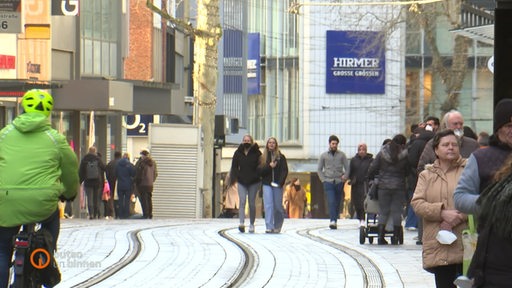 Die belebte Fußgängerzone in der Bremer Innenstadt.