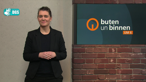 Die Gebärdendolmetscherin Christine Weinmeister im Studio von buten un binnen.