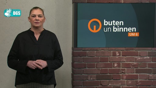 Die Gebärdendolmetscherin Gunda Helmes im Studio von buten un binnen