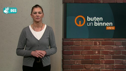 Gebärden-Dolmetscherin Gunda Helmes im Studio von buten un binnen.
