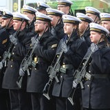 Rekruten der Marine bei ihrem Gelöbnis.