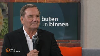 Wirtschafts-Wissenschaftler Rudolf Hickel zu Gast im Studio von buten un binnen.