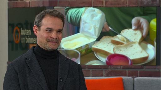 Der Gast Alexander Querfurt im Studio von buten un binnen.