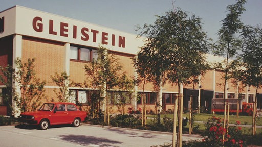 Zu8 sehen ist eine alte aufnahme des Firmensitzes der Firma Gleistein.