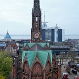 Zu sehen ist der Glockenturm der Großen Kirche in Bremerhaven.