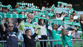 Werder Bremen begeht das erste Heimspiel der Saison mit 8.500 Zuschauern im Weserstadion.