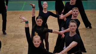 Die Lateinformation des Grün-Gold-Clubs Bremen zeigt während des Trainings ihre neue Choreographie "Emozioni".