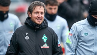 Werders neuer Co-Trainer Hannes Drews auf dem Weg zum Werder-Training. 