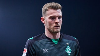 Werder-Stürmer Marvin Ducksch schaut nachdenklich.