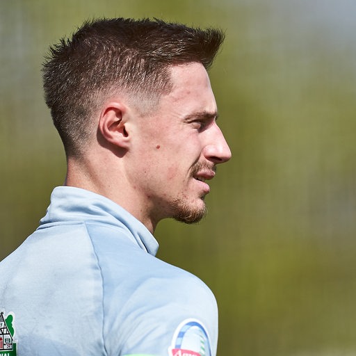 Werder-Verteidiger Marco Friedl während des Trainings im Profil.