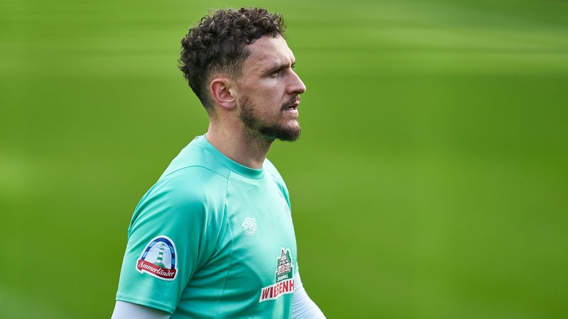 Werders Abwehrspieler Milos Veljkovic auf dem Trainingsplatz.