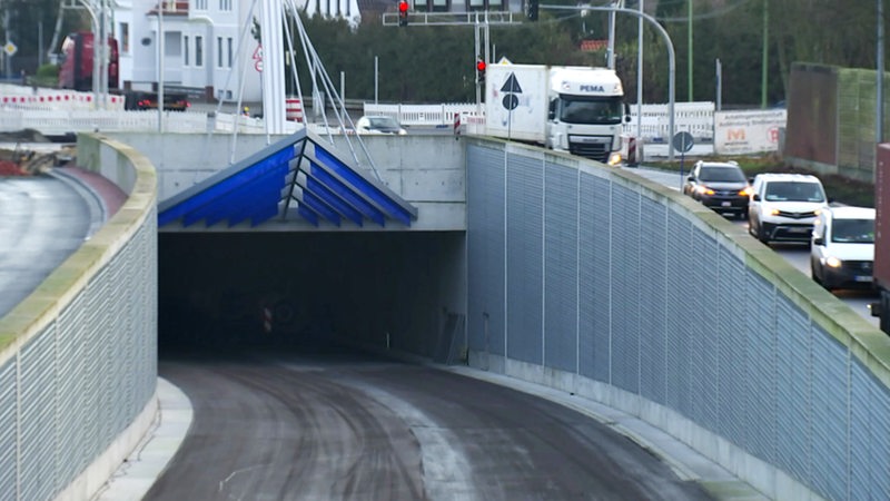 Die Einfahrt des Hafentunnels in Bremerhaven.